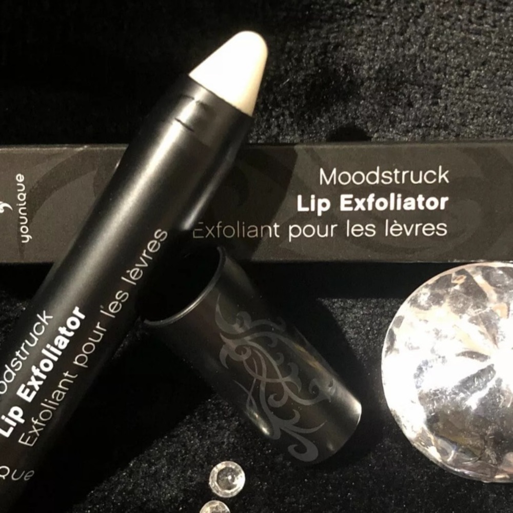YOUNIQUE LIP EXFOLIATER-SUGAR COOKIE